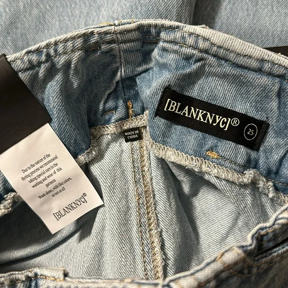BLANK NYC Steal The Show Jeans - Picture 5 of 13